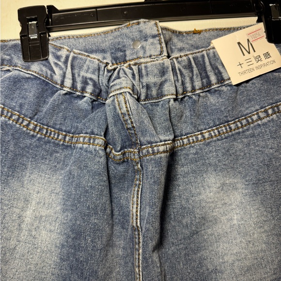 Stylish Denim Button-Up Crop Top - Picture 3 of 4